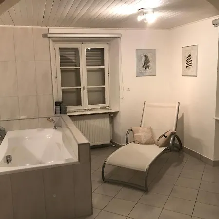 Le De La Tourette *